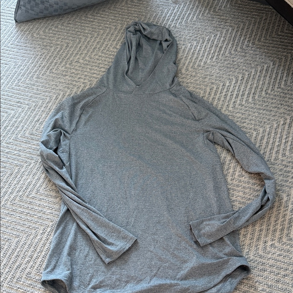 Men’s lululemon small license to train Long Sleeve Hoodie
